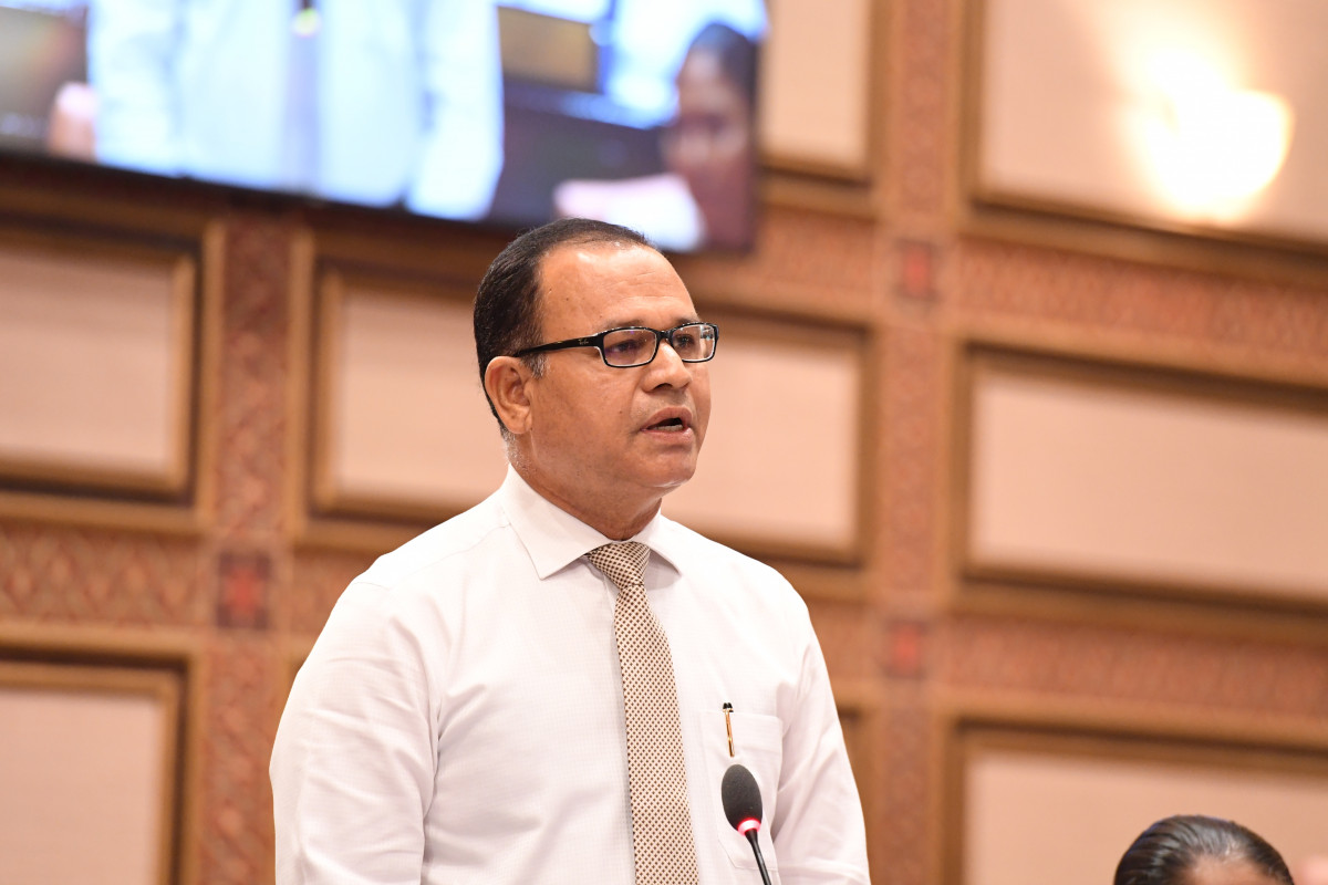 29 މެއި 2019 - 19 ވަނަ ރައްޔިތުންގެ މަޖިލީހުގެ 2 ވަނަ ޖަލްސާގައި މަޑުއްވަރީ ދާއިރާގެ މެމްބަރު އާދަމް ޝަރީފް އުމަރު ވާހަކަދައްކަވަނީ