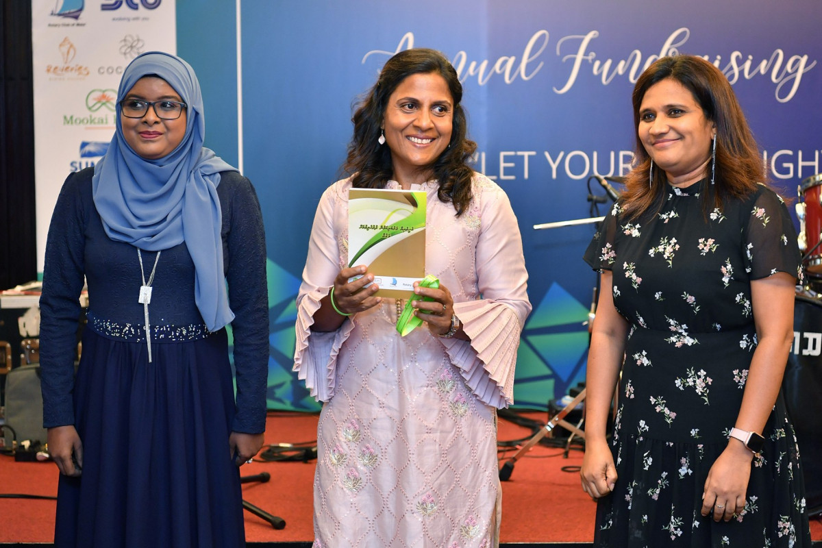 ގާލާ ޑީނަރ ގައި މެޑަމް ފަޒްނާ އަހުމަދު ބައިވެރިވެ ވަޑައިގަންނަވަނީ