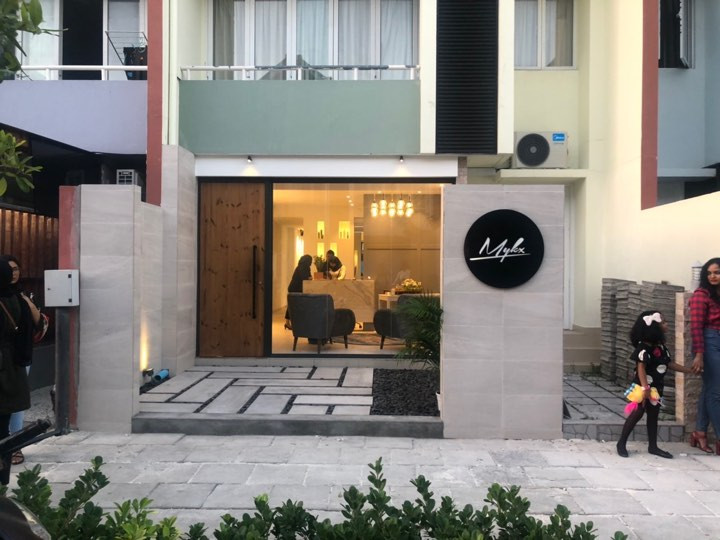 Mykx Salon is located on Hithigas Magu of Hulhumalé