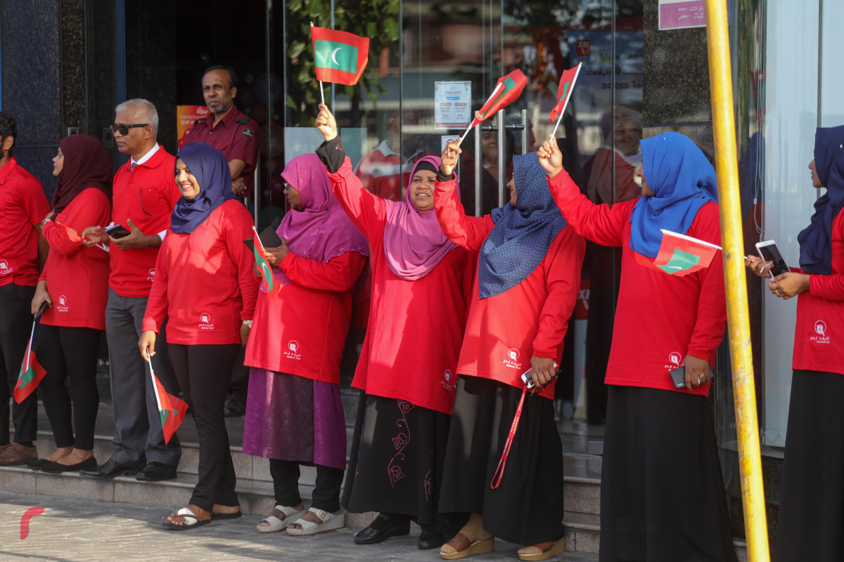 30 ޖުލައި 2019 -ބައިނަލްއަގްވާމީ ރަހުމަތްތެރިކަމުގެ ދުވަސް ފާހަގަކުރުމުގެ ގޮތުން ބޮޑުތަކުރުފާނު މަގުގައި ބޭއްވި އަތުގުޅާލުމުގެ ތެރެއިން-- ފޮޓޯ: ޝުއައިބް މުހައްމަދު