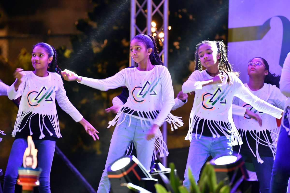 6 ޖުލައި 2019 --ކަލާފާން ސްކޫލްގެ ގްރީން ރަން ފެށުމުގެ ކުރިން ބޭއްވި ސްޓޭޖް ހަރަކާތްތައް--ފޮޓޯ:ރައީސް އޮފީސް