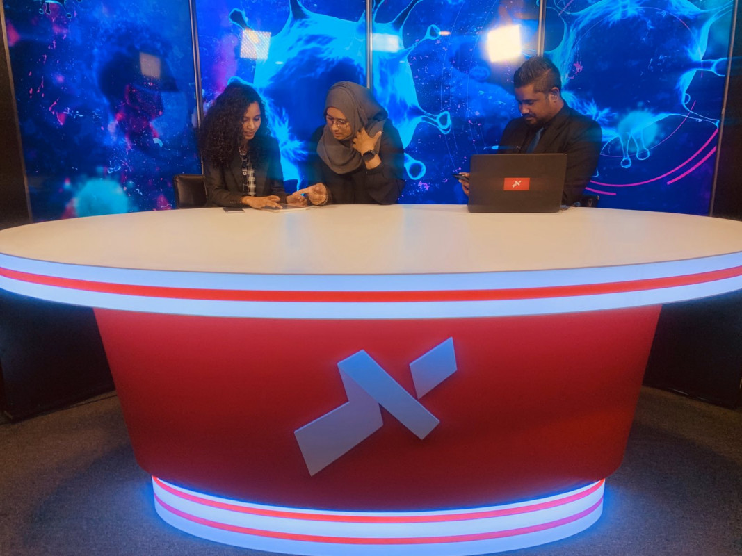 ރާއްޖެޓީވީގެ ސްޓޫޑިއޯ ތެރެއިން: ނޫސްވެރިންނަށް ރައްކާތެރި މާހައުލެއް އޮތުން ލާޒިމުވާ ސަބަބު ރާއްޖެޓީވީގެ ތާރީޚުންވެސް ވަނީ ފެނިފައި