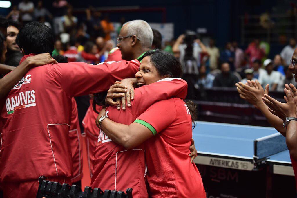 22 ޖުލައި 2019 --މެޗަށްފަހު ފަސްޓްލޭޑީ ފަޒްނާ އަހްމަދު އުފާ ފާޅުކުރައްވަނީ-- ފޮޓޯ: އޮލިމްޕިކްސްކޮމެޓީ މީޑިޔާ