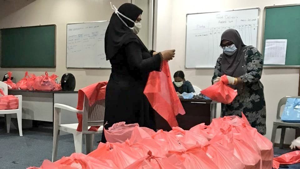 ވަގުތީ ހިޔާގައި ތިބި މީހުންނަށް ކާބޯތަކެތި ފޯރުކޮށްދިނުމުގެ މަސައްކަތުގެ ތެރެއިން