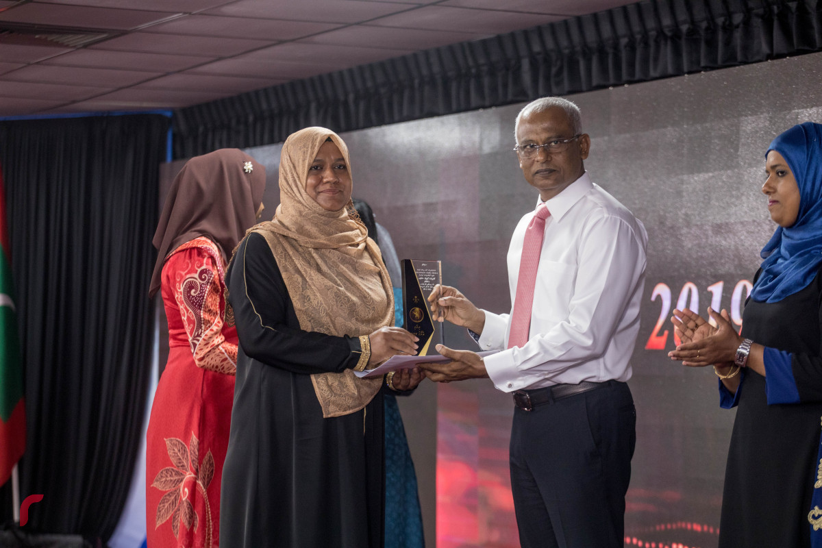 8 ޖުލައި 2019 --ރިވެލި އެވޯޑު ދިނުން. މި ހަފްލާ ޝަރަފްވެރި ކޮށްދެއްވީ ރައީސުލްްޖުމްހޫރިއްޔާ އިބްރާހިމް މުހައްމަދު ސާލިހް-- ފޮޓޯ: ޝުއައިބް މުހައްމަދު