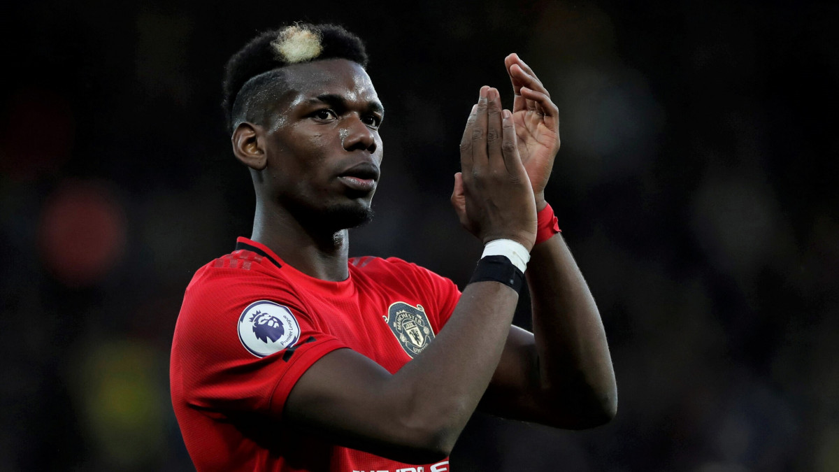 މެންޗެސްޓާ ޔުނައިޓެޑަށް ކުޅެމުން އަންނަ ފްރާންސްގެ މިޑްފީލްޑަރު ޕައުލް ޕޮގްބާ