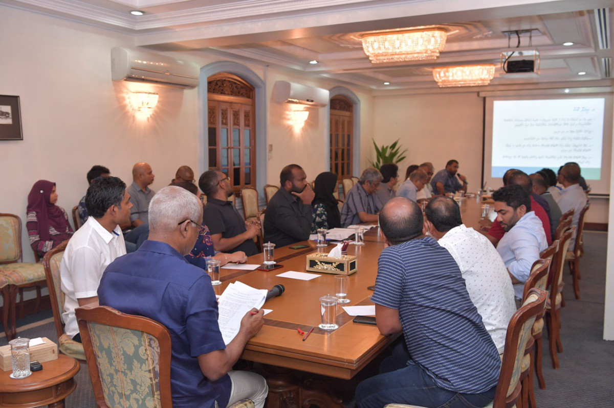 ހުކުރުދުވަހުގެ ރޭ މުލިއާގޭގައި ރައީސް ބޭއްވެވި ބައްދަލުވުން