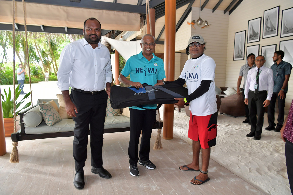 ރާއްޖޭން ޑައިވިންގެ ދުނިޔޭގެ ރެކޯޑު މުގުރާލުން