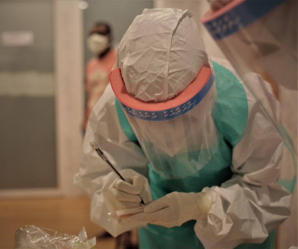 Healthcare workers active in collecting samples for Covid-19 testing