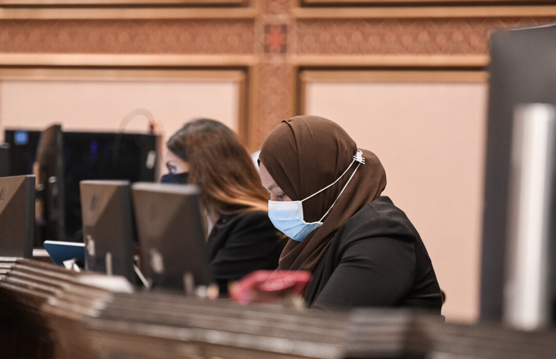 ނިއު ނޯމަލް އުސޫލުތަކުގެ ތެރެއިން ބޭއްވުނު ފުރަތަމަ ޖަލްސާގައި، މަޖިލީހުގެ އަމީން އާންމު ފާތިމަތު ނިއުޝާ އަދި ކައުންސެލް ޖެނެރަލް ފާތިމަތު ފިލްޒާ ބައިވެރިވެވަޑައިގެންނެވި -- ފޮޓޯ މަޖިލިސް އިދާރާ