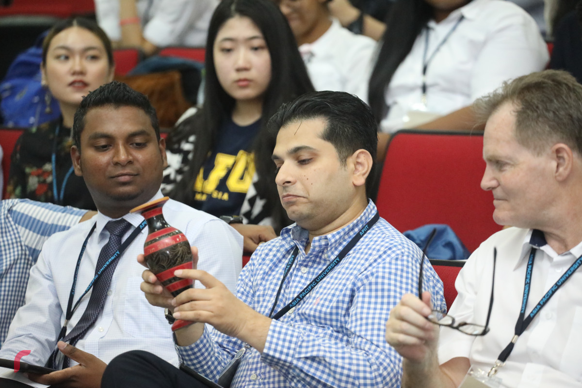 12 ޖޫން 2019 - - އޭޝިޔާ ޕެސިފިކް ޔުނިވަރސިޓީގެ ދަރިވަރުން ދިވެހިރާއްޖޭގެ ގައުމީ ޔުނިވަރސިޓީ އަށް ޒިޔާރަތް ކުރުން-- ފޮޓޯ: ޝުއައިބް މުހައްމަދު