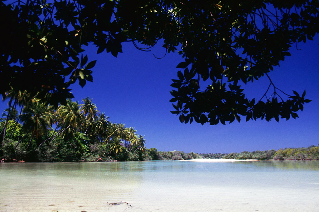 Thakandhoo island