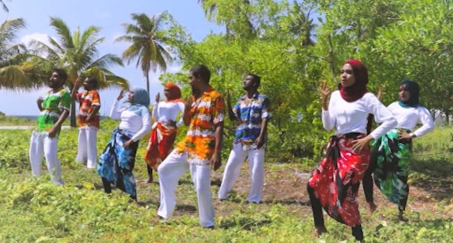 ރާއްޖެ ޓީވީގެ ބައެއް މުވައްޒަފުން ނަށަނީ