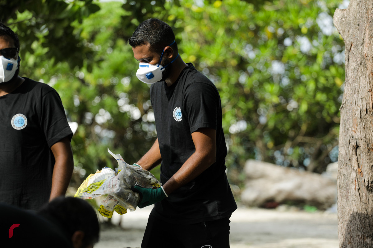 26 ޖޫން 2019: ފުލުހުންގެ ބެލުމުގެ ދަށުގައި ހުރި 416.9 ކިލޯގެ މަސްތުވާތަކެތި ނައްތާލުން. -- ފޮޓޯ: ޝުއައިބް މުހައްމަދު