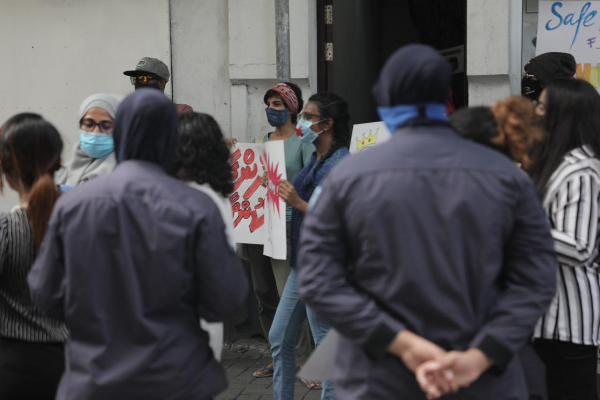 އަންހެނުންނަށް ކުރާ ޖިންސީ ގޯނާއާއި، ދެކޮޅަށް ކުރަމުންދާ މުޒާހަރާގެ ތެރެއިން