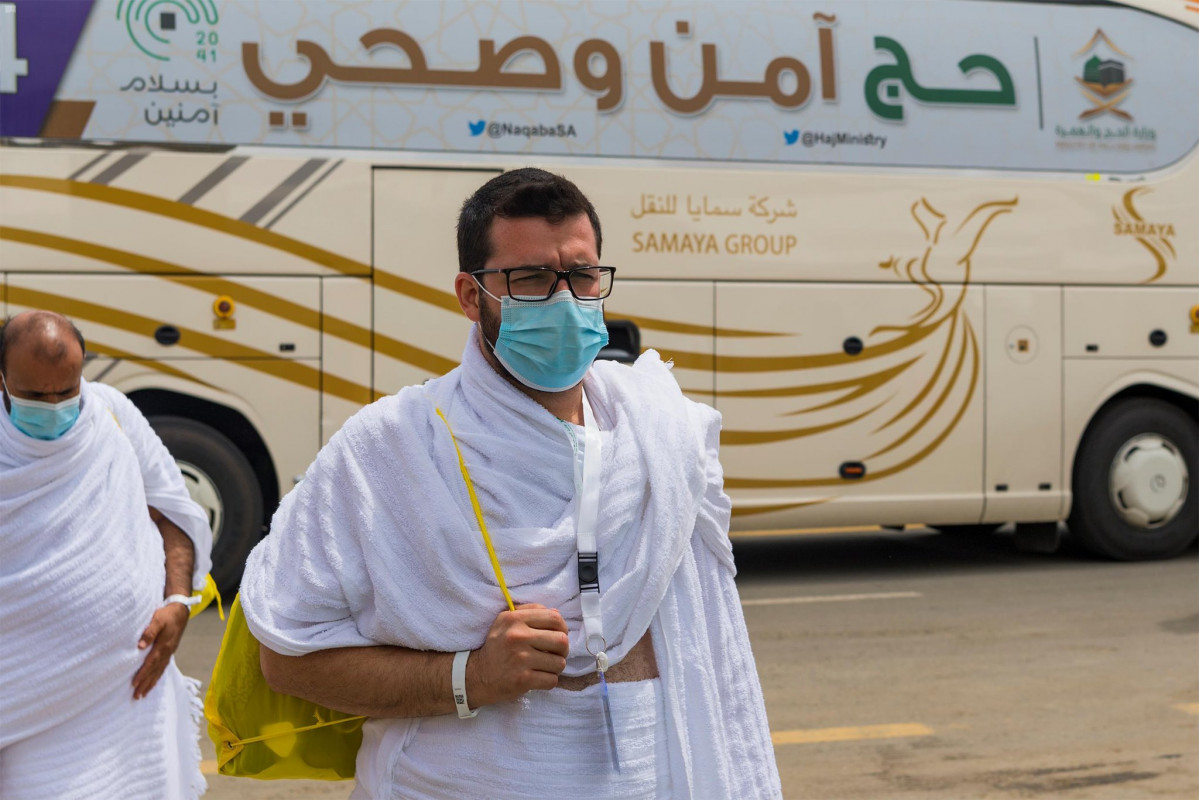 ހައްޖު 1441: މިއަހަރުގެ ހައްޖުގެ އަޅުކަމުގެ ތެރެއިން ހައްޖުވެރިން މިނާއިން އަރަފާތަށް ދިއުމަށް ކުރި ދަތުރުގެ ތެރެއިން - ފޮޓޯ: ސައުދީ ގެޒެޓް