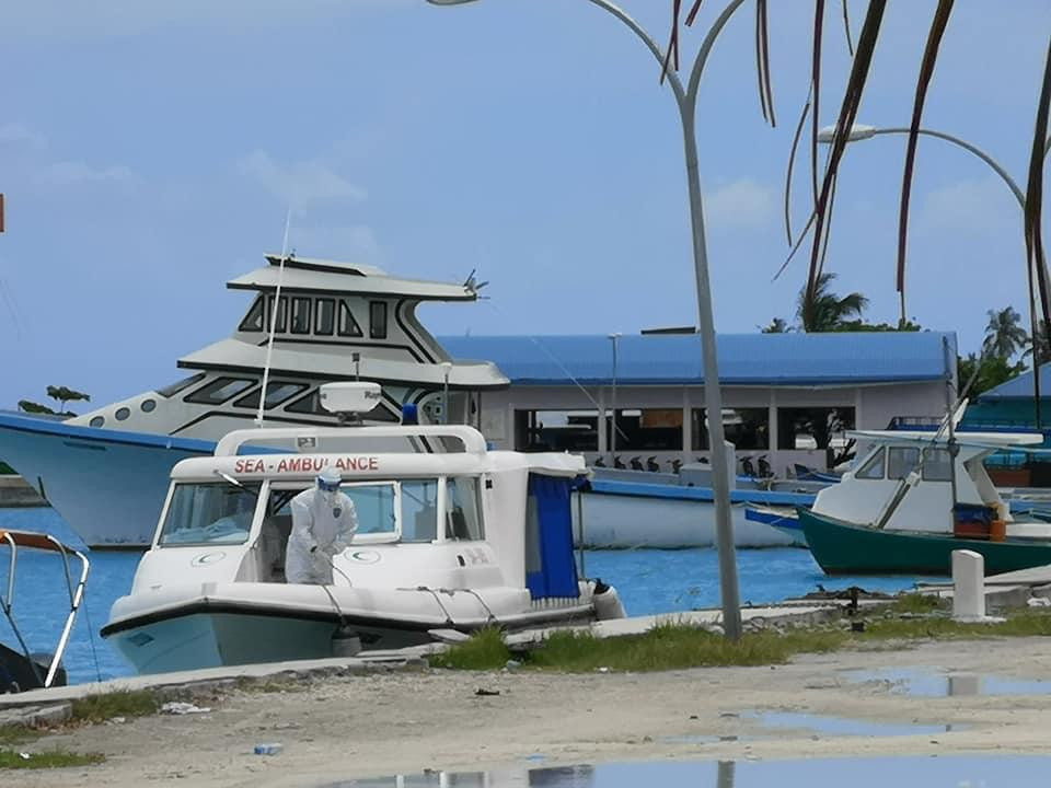 އެ ރަށަށް ދިޔަ ސީ އެންބިއުލާންސް ބަލިމީހާއާ އެއްކޮށް ފަޅުތެރޭގައި ރަށަށް ނުފޭބި