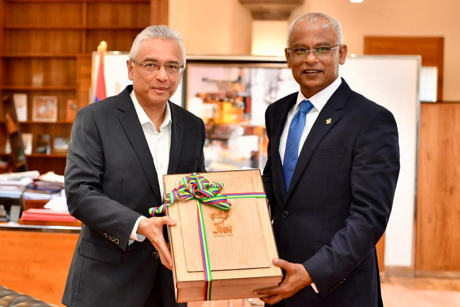 20 ޖުލައި 2019 --މޮރިޝަސްގެ ބޮޑުވަޒީރާ އެކު ކުރިޔަށްދިޔަ ބައްދަލުވުމުގެ ތެރެއިން-- ފޮޓޯ: ރައީސް އޮފީސް