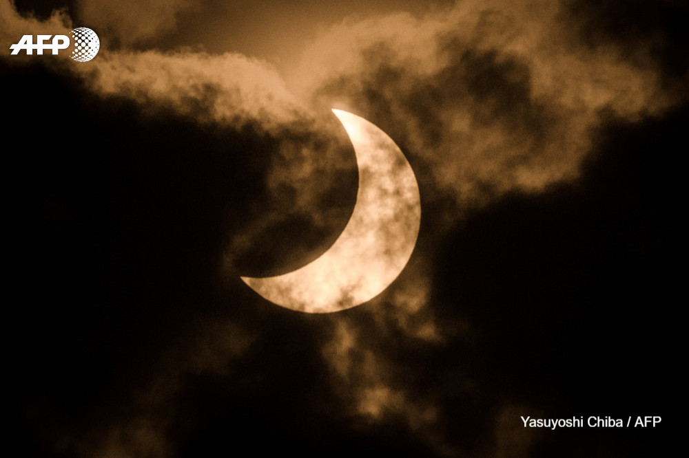 ކެެންޔާ، ނައިރޯބީ - "ރިންގް އޮފް ފަޔަރ" ގެ ނަން ދެވިފައިވާ މި ކޭތައަކީ މި އަހަރު ހިފި ފުރަތަމަ އިރުކޭތަ -- ފޮޓޯ: އޭއެފްޕީ