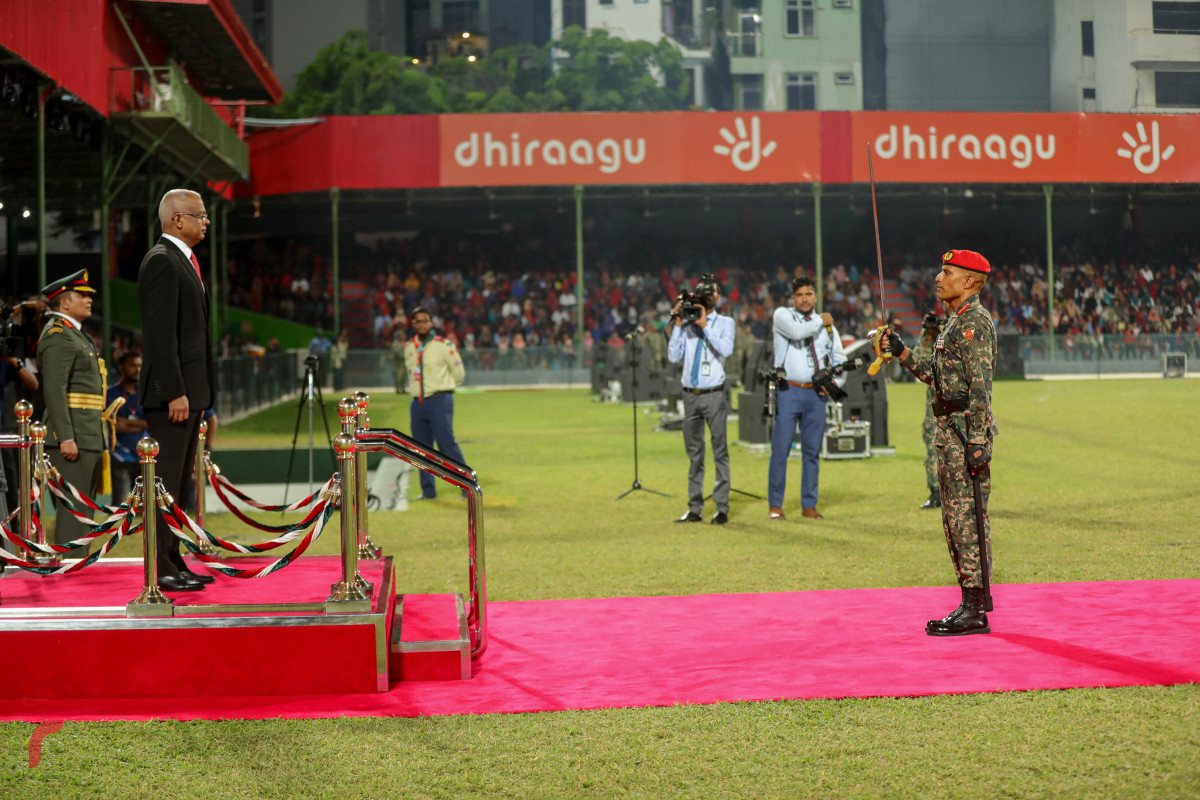 26 ޖުލައި 2019 --މިނިވަން ދުވަހުގެ ރަސްމީ ޕެރޭޑުގެ ހަރަކާތްތައް، ގަލޮޅު ދަނޑުގައި ބޭއްވި ޕެރޭޑް ޝަރަފްވެރި ކޮށްދެއްވީ ރައީސުލް ޖުމްހޫރިއްޔާ އިބްރާހިމް މުހައްމަދު ސޯލިހް-- ފޮޓޯ: ޝުއައިބް މުހައްމަދު