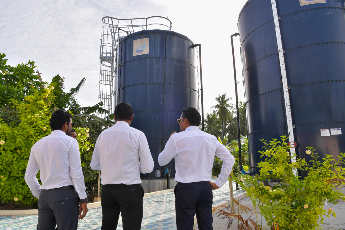 22 ޖޫން 2019 --ނައިބުރައީސް ވަނީ ތުރާކުނަށް ވަޑައިގެން އެރަށުގެ ސުކޫލުގެ އިތުރުން އެ ރަށު މުއައްސަސާތަކަށް ވަނީ ޒިޔާރަތް ކުރައްވާފައި-- ފޮޓޯ: ރައީސް އޮފީސް