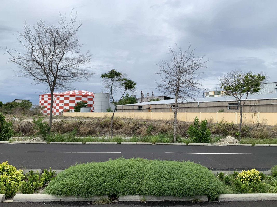 ހުޅުމާލެ މަގުމަތި - ހިތްފަސޭހަ ކޮށްލުމަށް ކޮންމެ ދުވަހެއްގެ މައްޗަށް އެތަށް ހާސް ރައްޔިތުންނެއް މާލެއިން ހުޅުމާލެއަށް ދިޔަނަމަވެސް، މި ރަމަޟާން މަހުގައި އެ މަންޒަރެއް ނުފެނޭ. -- ފޮޓޯ: ރާއްޖެ.އެމްވީ