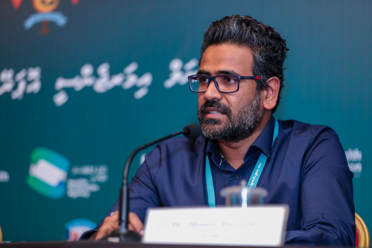 ކޮވިޑް ބަލިމީހުންނަށް ފަރުވާދޭ ޑޮކްޓަރުންގެ ޓީމްގައި ހިމެނިވަޑައިގަންނަވާ ޑރ. މޫސާ ހުސައިން؛ އޭނާ ކޮވިޑަށް ޕޮޒިޓިވްވި ވާހަކަ ވަނީ ދޮގުކުރައްވާފައި