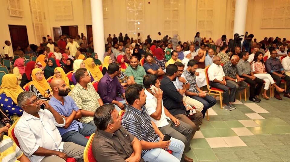 އެމްޑީޕީގެ މެމްބަރުންނާއި ރައީސް ނަޝީދު ބައްދަލުކުރެއްވުން -- ފޮޓޯ: ޓުވިޓަރ