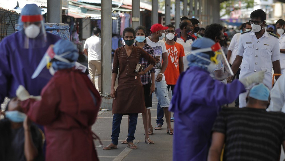 ސްރީލަންކާގައި ރެންޑަމް ސާމްޕަލް ނަގާ މަންޒަރު