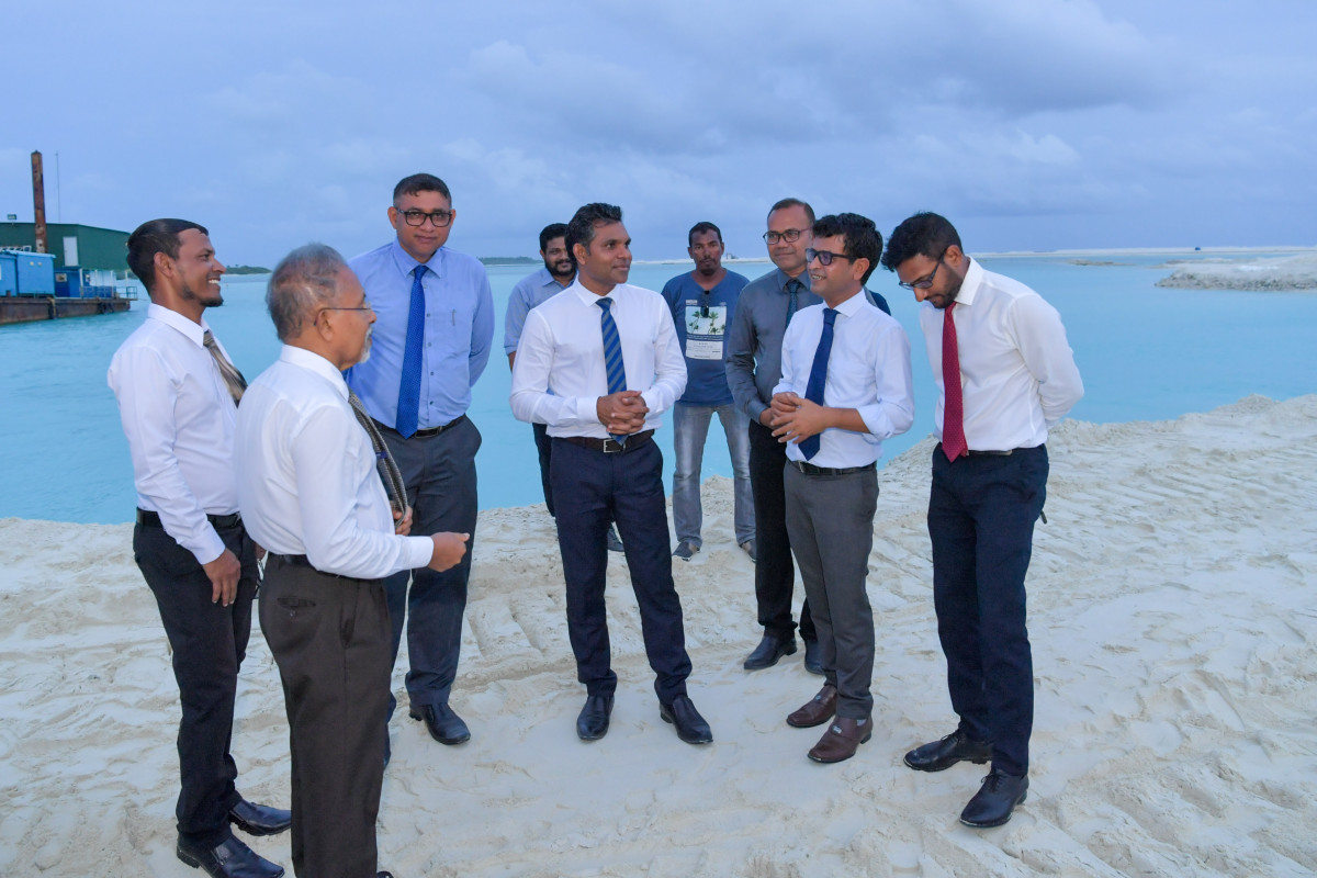 22 ޖޫން 2019 --ނައިބުރައިސް ތިލަދުންމައްޗަށް ކުރައްވާ ދަތުރުފުޅުގެ ތެރެއިން ހއ.ހޯރަފުއްޓަށް ވަޑައިގަތުން. މި ދަތުރުގައި އެމްޓީސީސީގެ ލޯންޗް ފެރީގެ ހިދުމަތް ވަނީ ފައްޓަވައިދެއްވާފައި.-- ފޮޓޯ: ރައީސް އޮފީސް