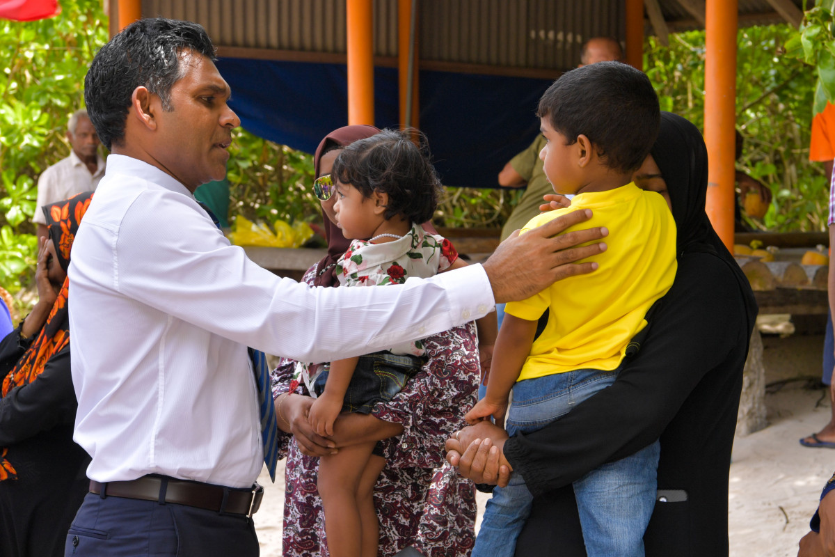 22 ޖޫން 2019 --މި ދަތުރުގައި ނައިބުރައީސް ވަނީ ހއ.މުޅަދޫއަށް ވެސް ވަޑައިގަނެ އެ ރަށުގެ މުއައްސަސާތަކަށް ޒިޔާރަތްކޮށްފައެވެ.-- ފޮޓޯ: ރައީސް އޮފީސް