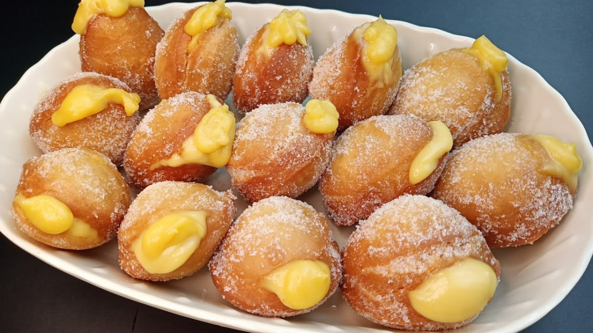 ކަސްޓަޑް ކްރީމް ޑޯނަޓް