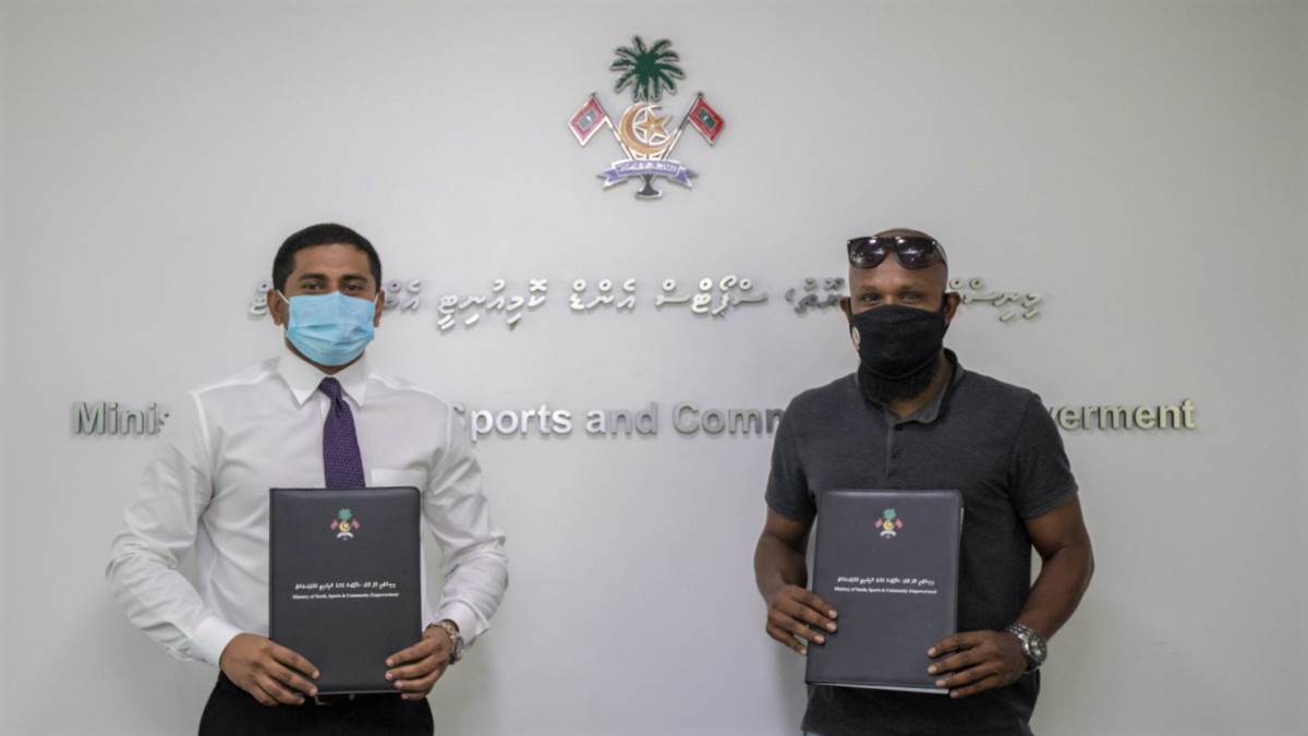 ހޯމަ ދުވަހު ކުޅިވަރާ ބެހޭ ވުޒާރާގައި ބޭއްވި ސޮއިކުރުމުގެ ރަސްމިއްޔާތުގެ ތެރެއިން