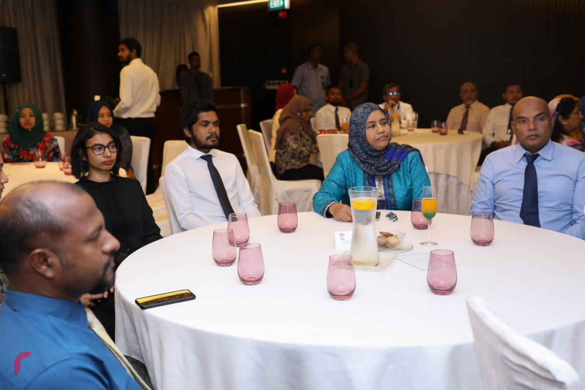 ދޮށީ އުމުރުގެ މީހުންނާބެހޭ ޤައުމީ އެކްޝަން ޕްލޭން އިފްތިތާޙުކުރުމަށް ބޭއްވި ރަސްމިއްޔާތުގެ ތެރެއިން -- ފޮޓޯ: ޔޫސުފް ސޮފްވާން