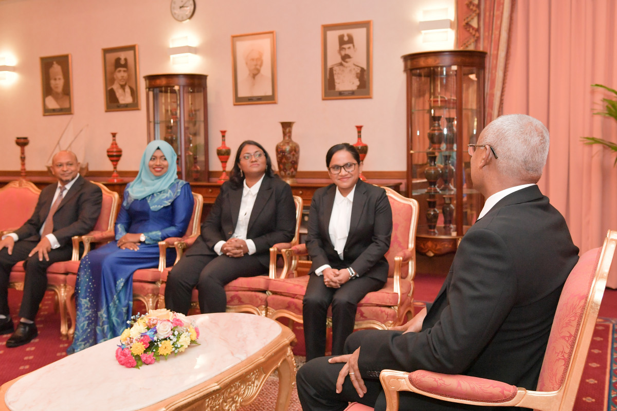 އޭސީސީއަށް އަލަށް އައްޔަން ކުރެއްވި މެމްބަރުންނާއި ރައީސް ސޯލިހު ބައްދަލު ކުރައްވަނީ