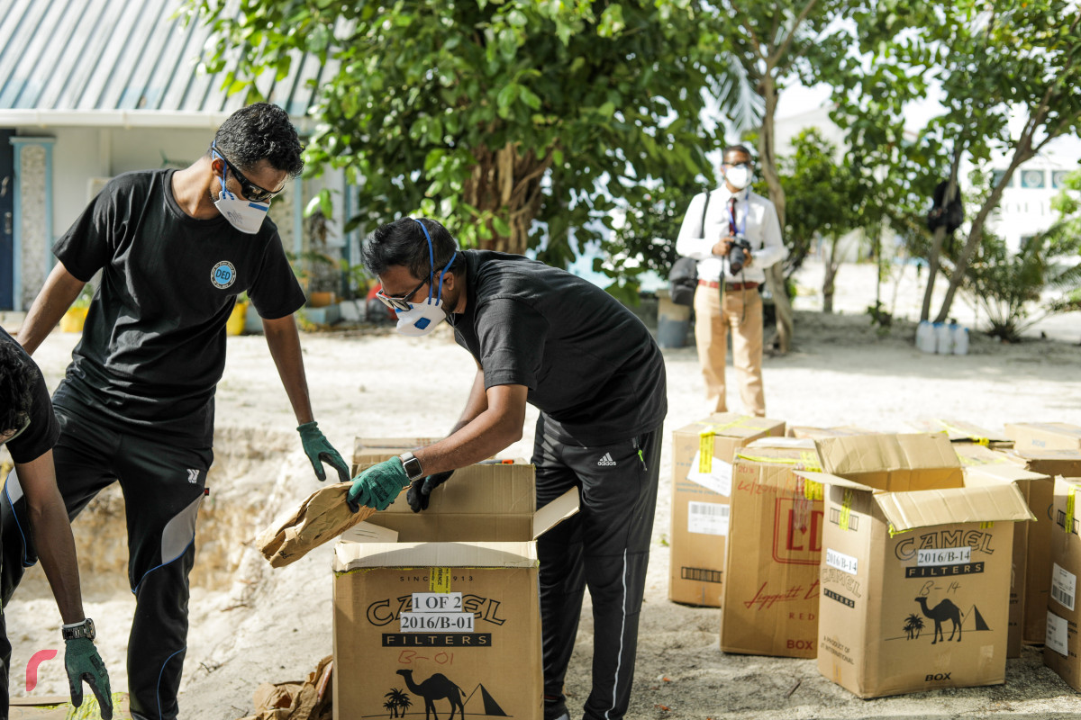 26 ޖޫން 2019: ފުލުހުންގެ ބެލުމުގެ ދަށުގައި ހުރި 416.9 ކިލޯގެ މަސްތުވާތަކެތި ނައްތާލުން. -- ފޮޓޯ: ޝުއައިބް މުހައްމަދު