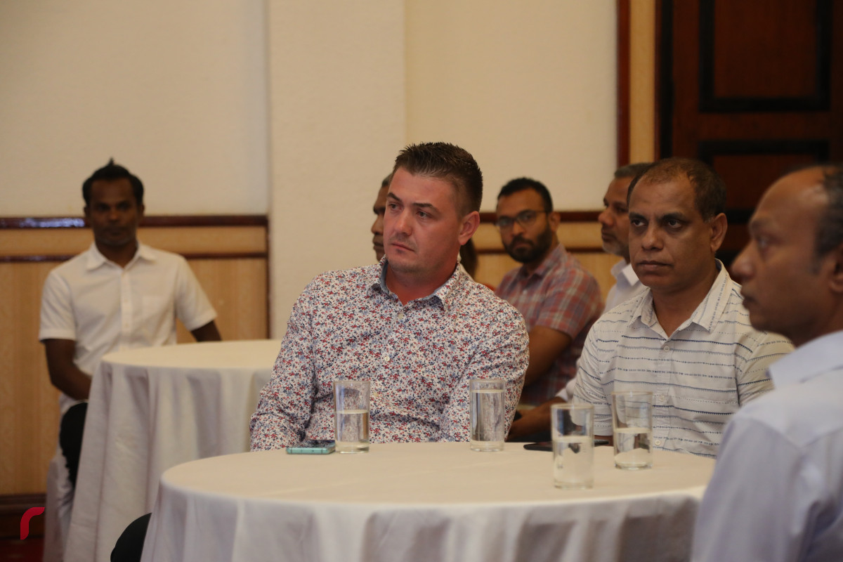 5 ސެޕްޓެމްބަރ 2019 --ސްޓާރޓް ބްރޭންޑްގެ ބެޓެރި ރާއްޖެއަށް ތައާރަފް ކުރުމަަށް ދަރުބާރުގޭގައި ބޭއްވި ހަފްލާގެ ތެރެެިން-- ފޮޓޯ: ޝުއައިބް މުހައްމަދު