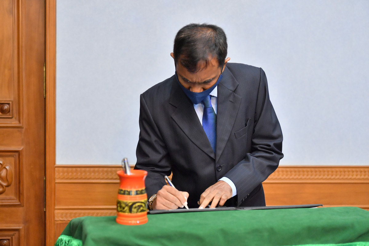 ނާސިހު ވަނީ ބްރޯޑްކާސްޓިން ކޮމިޝަން (ބްރޯޑްކޮމް)ގެ ސެކްރެޓަރީ ޖެނަރަލްކަން އަދާކުރައްވާފަ