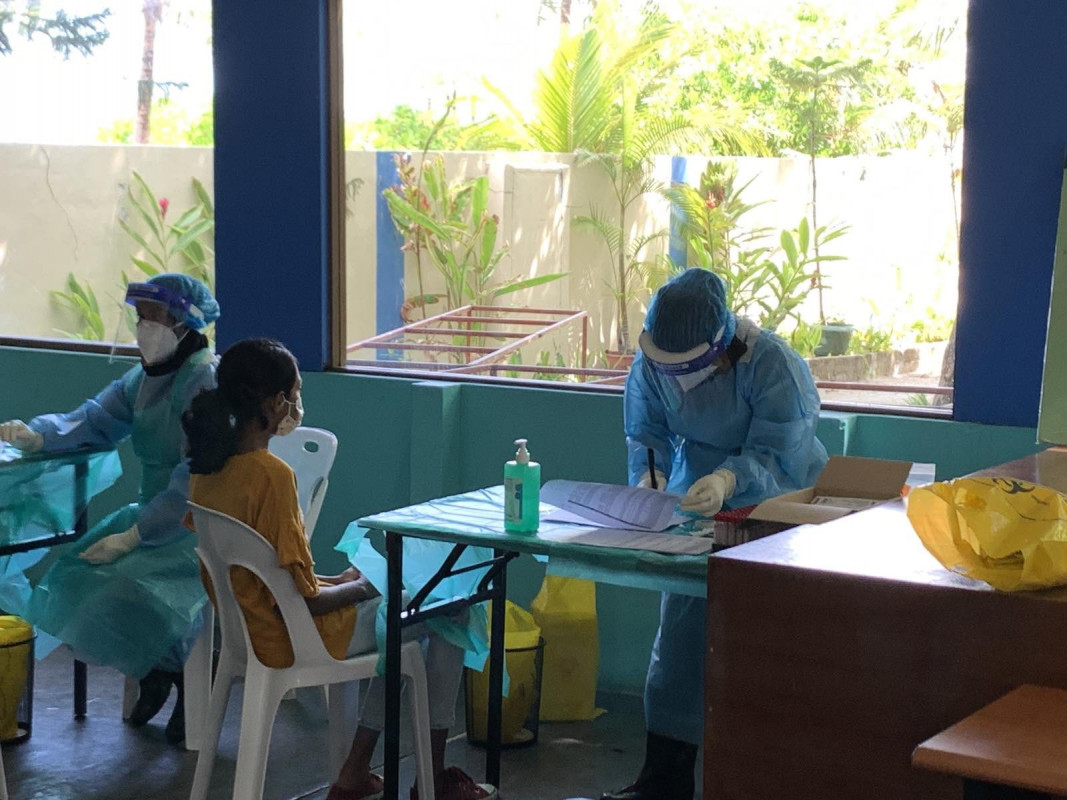 ކޮވިޑް-19 ރޭންޑަމް ސާމްޕަލް ނެގުމުގެ ތެރެއިން