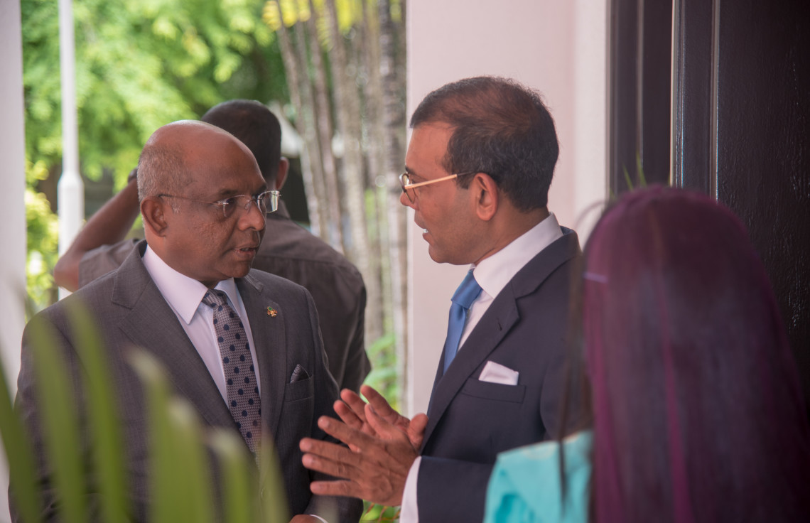 ރައްޔިތުންގެ މަޖިލީހުގެ ރައީސް، ރައީސް މުހައްމަދު ނަޝީދާއި ފޮރިންގ މިނިސްޓަރު އަބްދުﷲ ޝާހިދު