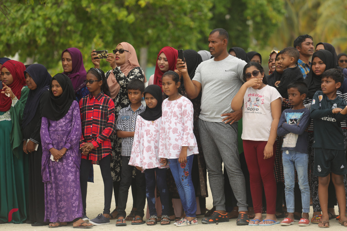 12 އޯގަސްޓް 2019/ ހއ.ހޯރަފުށި --ހޯރަފުށީގައި ކުރިޔަށް ގެންދެވުން އަންހެންވެރިންގެ ދަފި ނެގުމުގެ ހަރަކާތުގެ ތެރެއިން. މި ހަރަކާތުގައި ވަނީ ހޯރަފުށީގެ ތާރީހު ދައްކުވައިދޭ ތަމްސީލެއްގެ އިތުރުން ސަގާފީ ހަރަކާތްތަކެއް ކުރިޔަށް ގެންގޮއްސައި-- ފޮޓޯ: ޝުއައިބް މުހައްމަދު