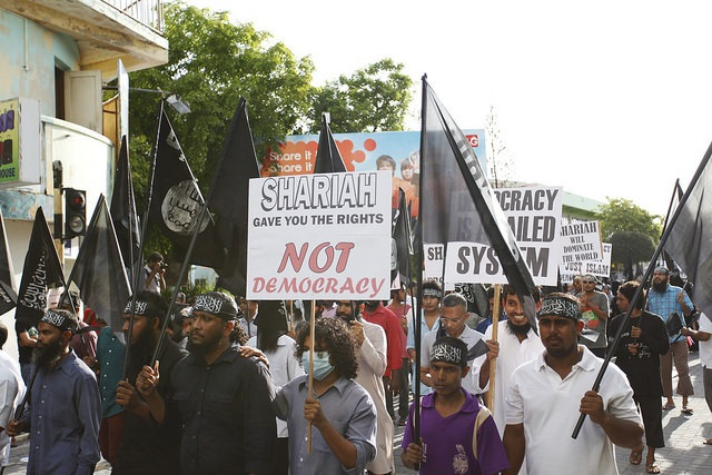 ައައިއެސްއަށް ތާއީދުކުރާ ފަރާތްތަކުން ބޭއްވި އެއްވުމުގެ ތެރެއިން