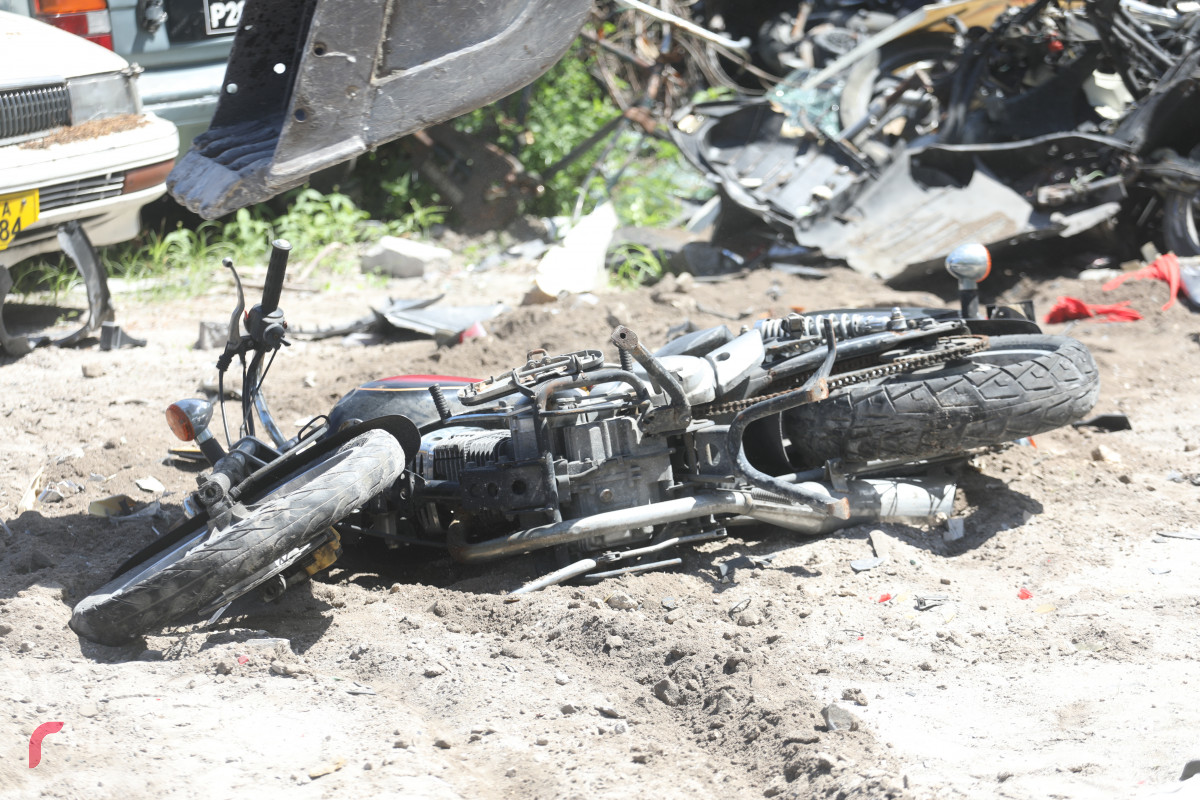 15 ޖޫން 2019 -- ޓޯކޮށްފައިވާ ބައެއް ވެހިކަލްތައް ނައްތާލަނީ-- ފޮޓޯ: ޝުއައިބް މުހައްމަދު