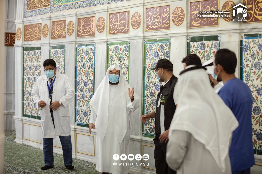 މަސްޖިދުލް ހަރާމް އާއި މަސްޖިދުލް ނަބަވީގެ ކަންކަން ބަލަހައްޓާ އޮފީހުގެ ރައީސް ޝެއިޚް އަބްދުއްރަހުމާން ސުދައިސް - މި ދަތި އުނދަގޫވަގުތުގައި، ސިއްޚީ އެހީތެރިންނާއި، ސެކިއުރިޓީންނާއި، ސާފުކުރާ މީހުން ކުރަމުންދާ ބުރަ މަސައްކަތަށް ޝެއިޚް ސުދައިސް ވަނީ ޝުކުރު އަދާކޮށްފައި - ފޮޓޯ: އަލްހަރަމައިން