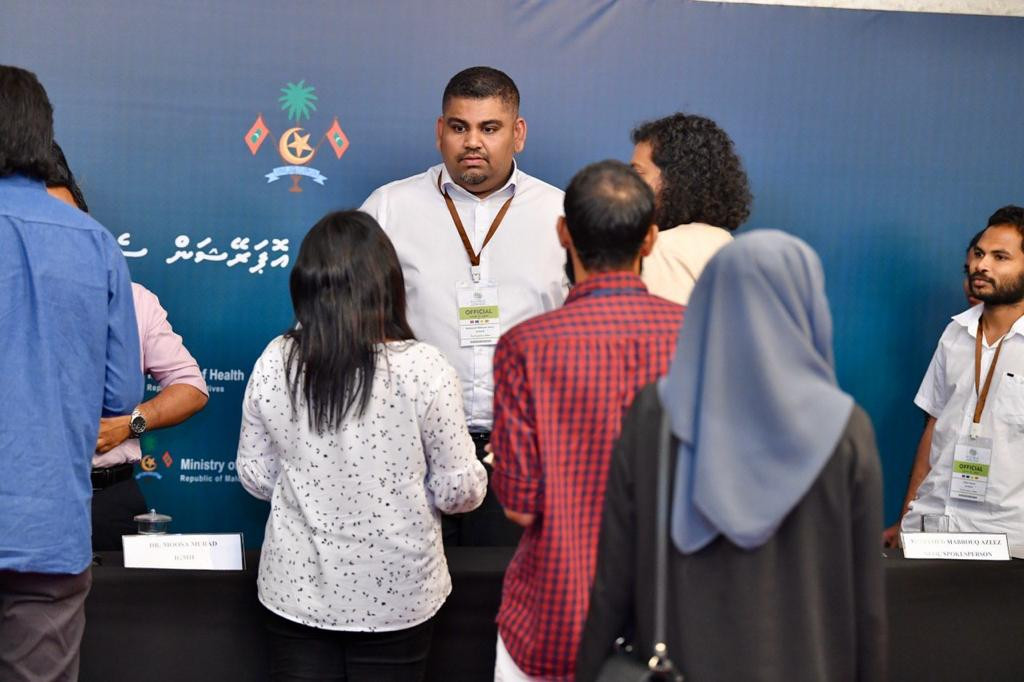 މަބްރޫކް ނޫސްވެެރިންނާއެކު