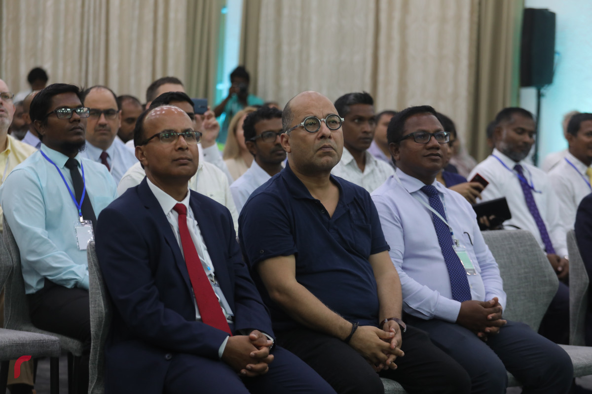 29 އޯގަސްޓް 2019/ އއ.އުކުޅަސް --އުކުޅަސް ޓެކް ފެއަރ ނިންމުމުގެ ޖަލްސާގެ ތެރެއިން، ފެއަރ ގައި ބައިވެރިވި ބައެއް ސައިންސްވެރިން-- ފޮޓޯ: ޝުއައިބް މުހައްމަދު