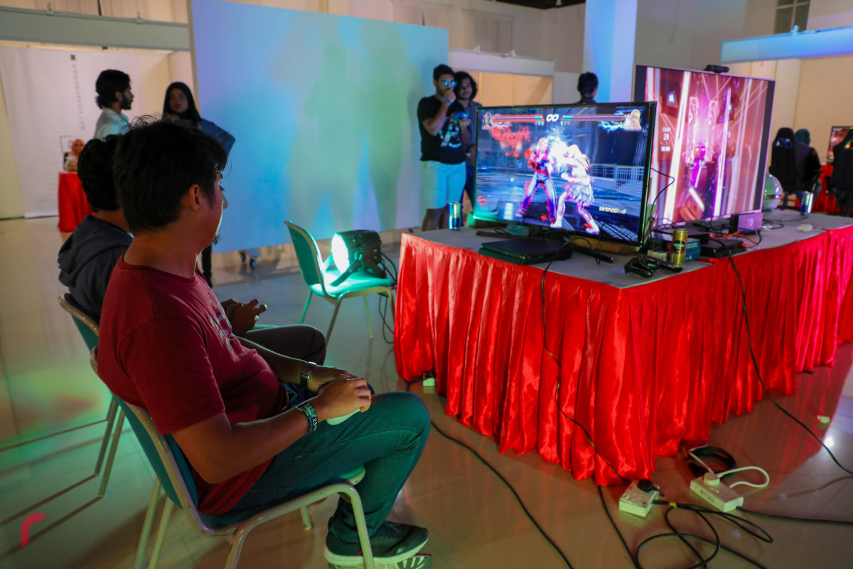 ނެޝަނަލް އާޓް ގެލަރީ ގައި ބޭއްވި ކޮސްޕްލޭ ގޭމިންގް ކޮންވެންޝަންގެ ތެރެއިން -- ފޮޓޯ : ޔޫސުފް ސޮފްވާން