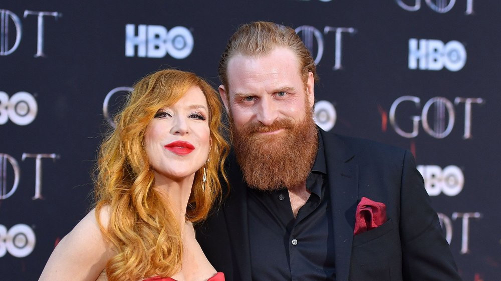 ކްރިސްޓޮފަރ ހިވްޔު އަދި އޭނާގެ އަންހެނުން ގްރޫ މޮލްވަރ