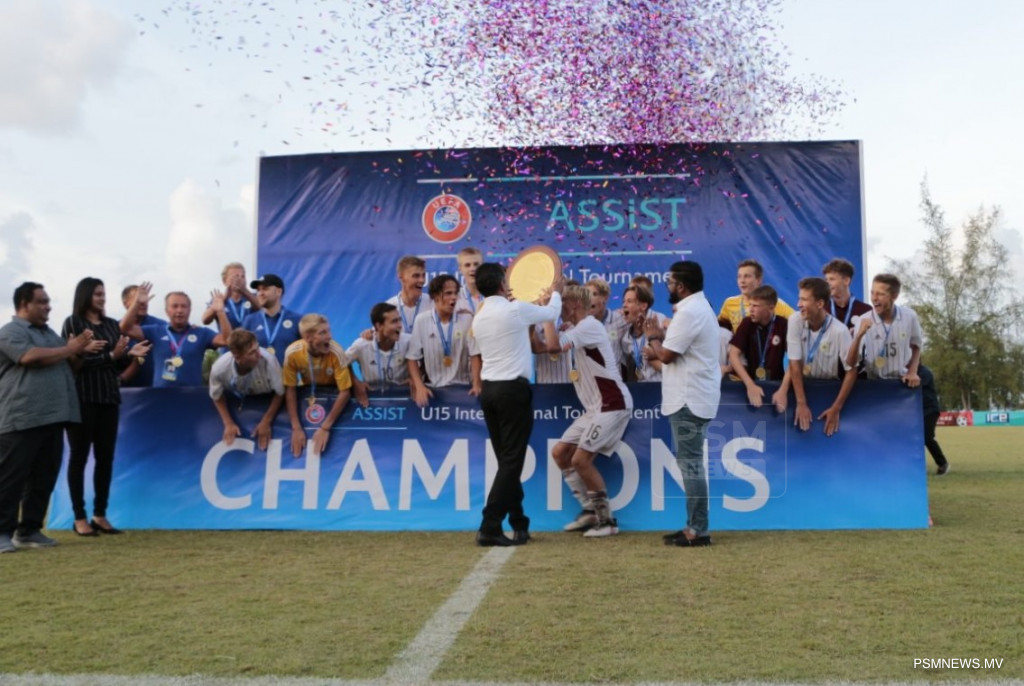 ލެޓްވިއާ އިން ތަށި އުފުލާލަނީ